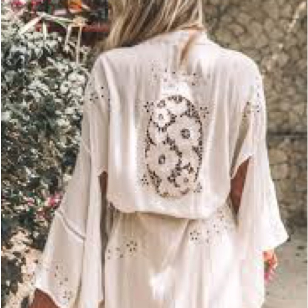 Spell and the Gypsy pink Bonita kimono & Spell Posy bikini - Picture 4 of 6